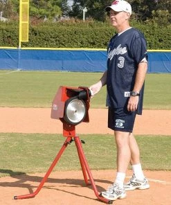 Bulldog Single Wheel Combo Pitching Machine For Baseball And Softball Baseball Pitching Machines